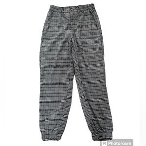 Windsor Women’s Black and White Plaid Jogger Pants
